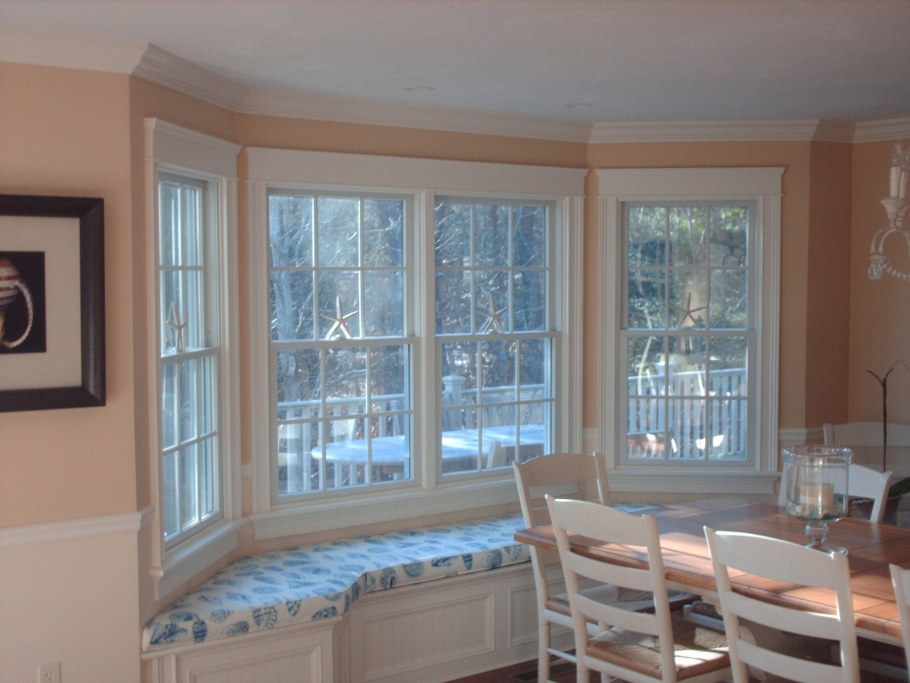 Дверь в эркере