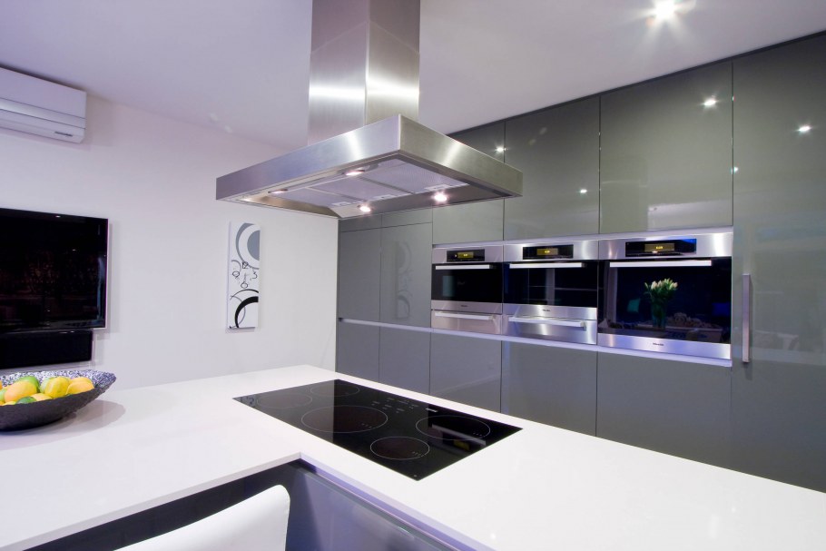 Интерьер с биокамином в квартире