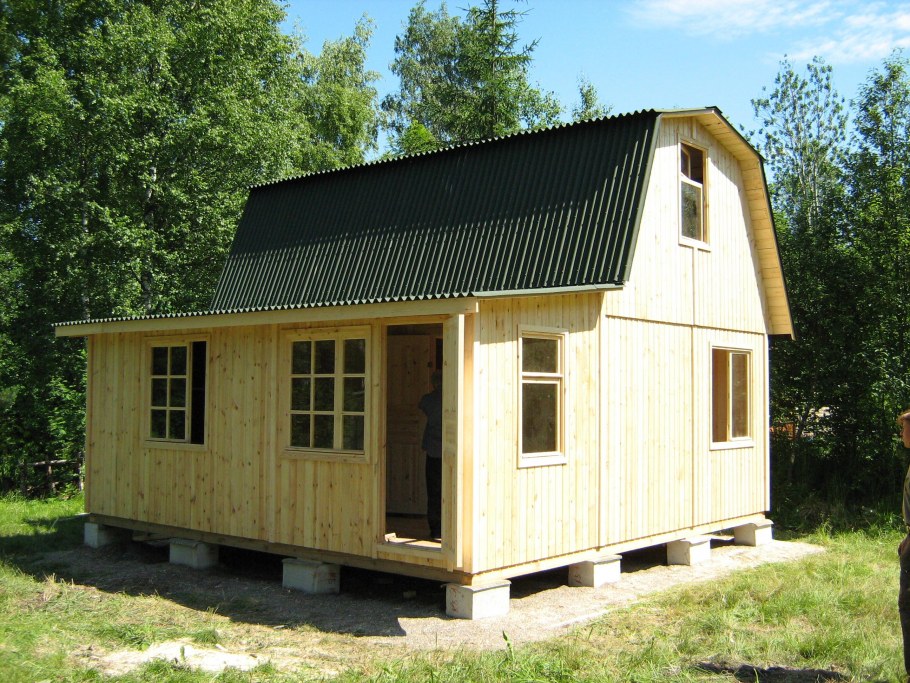 Дачный дом 4х4 с мансардой из бруса 150х150