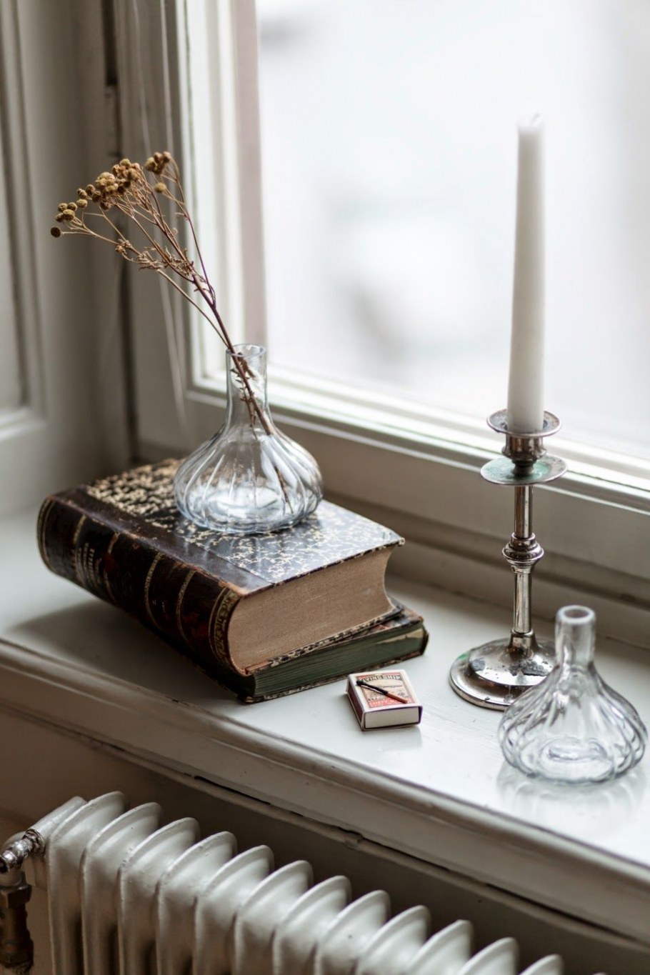 Украшение подоконника цветами