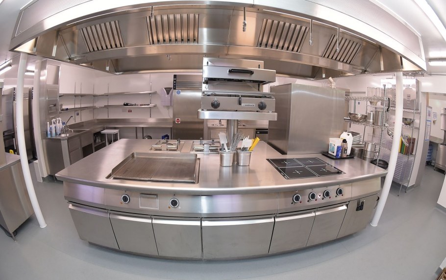 Профессиональная кухня ресторана