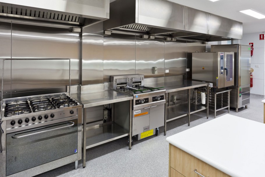 Профессиональные кухни из нержавейки