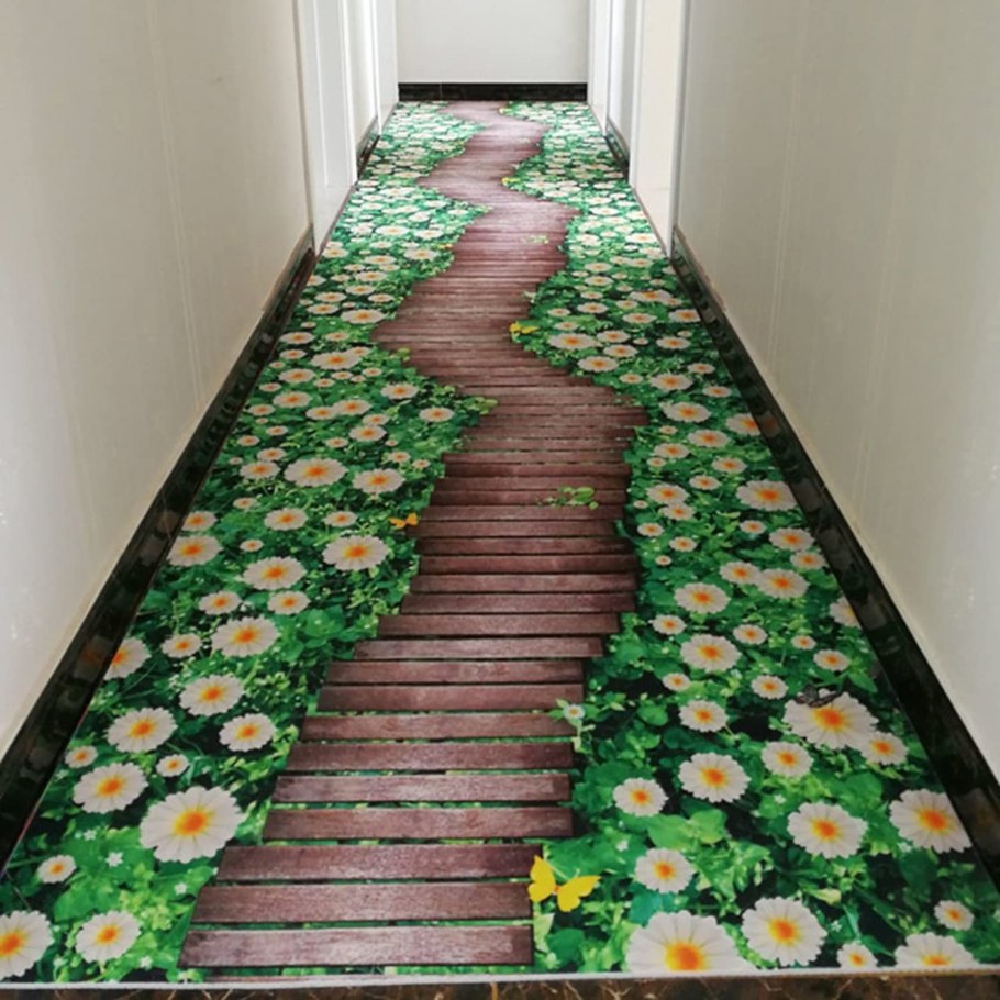 Cotton Rug in Hallway в панельном доме