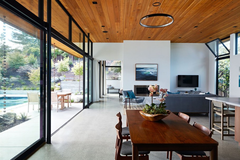 House Tour : Top 6 Mid-Century Modern Homes on sale!
