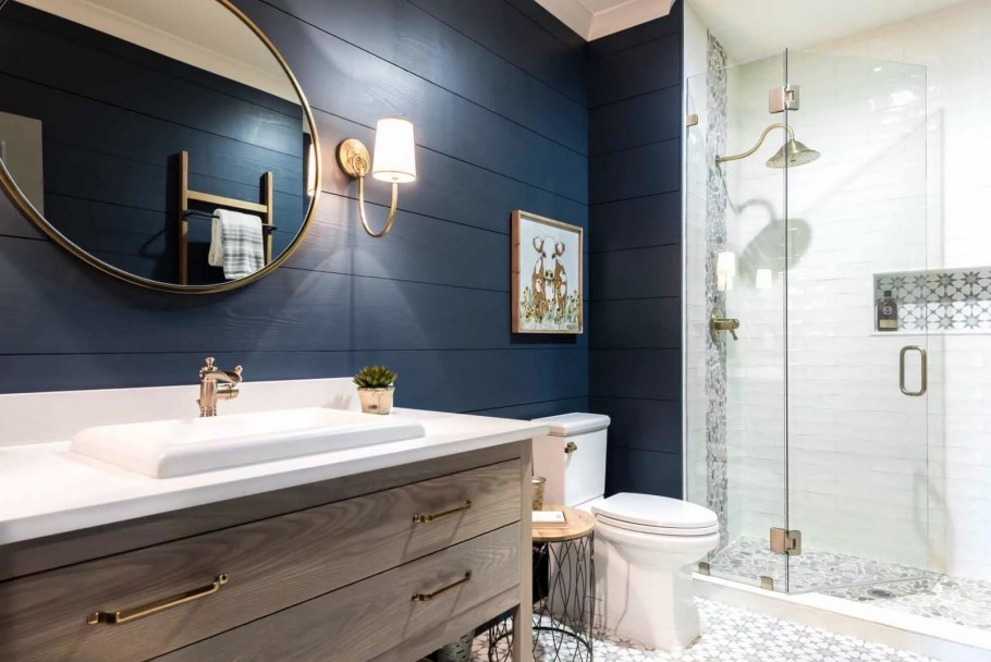 Уютная ванная комната маленькая