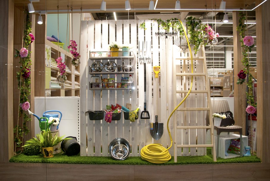 Интерьер магазина для сада и огорода