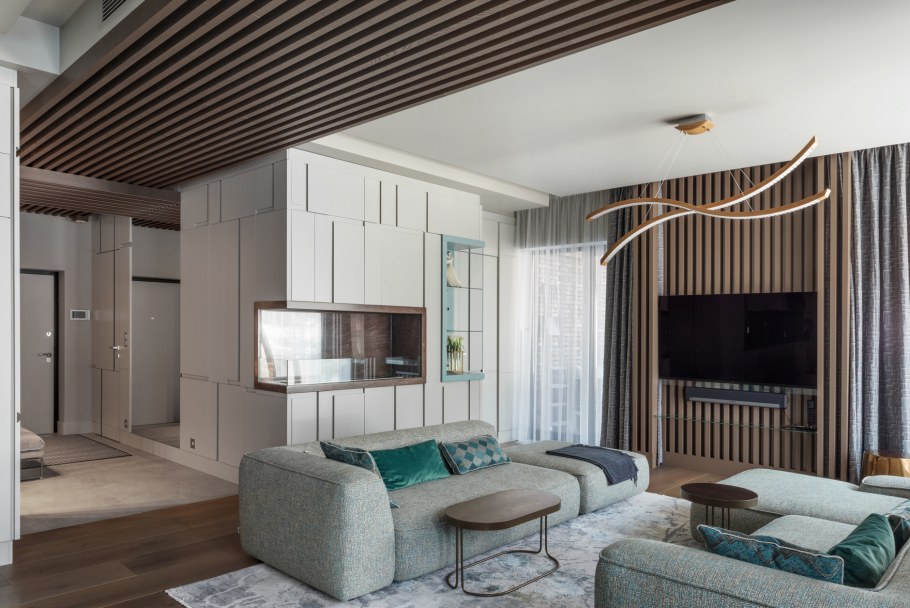 Кухня гостиная 30 метров с деревянными рейками