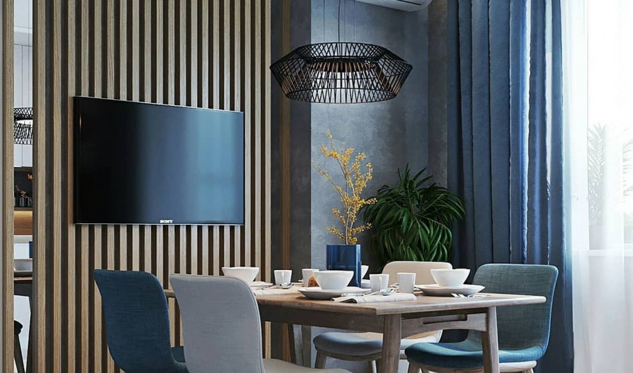 Телевизор на деревянных рейках