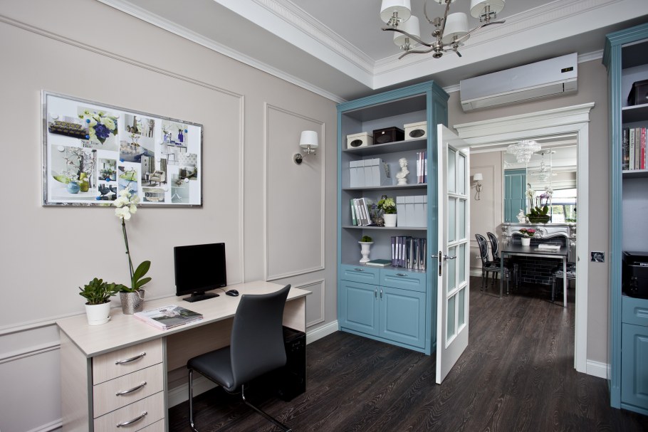 Спальня с рабочим местом в скандинавском стиле