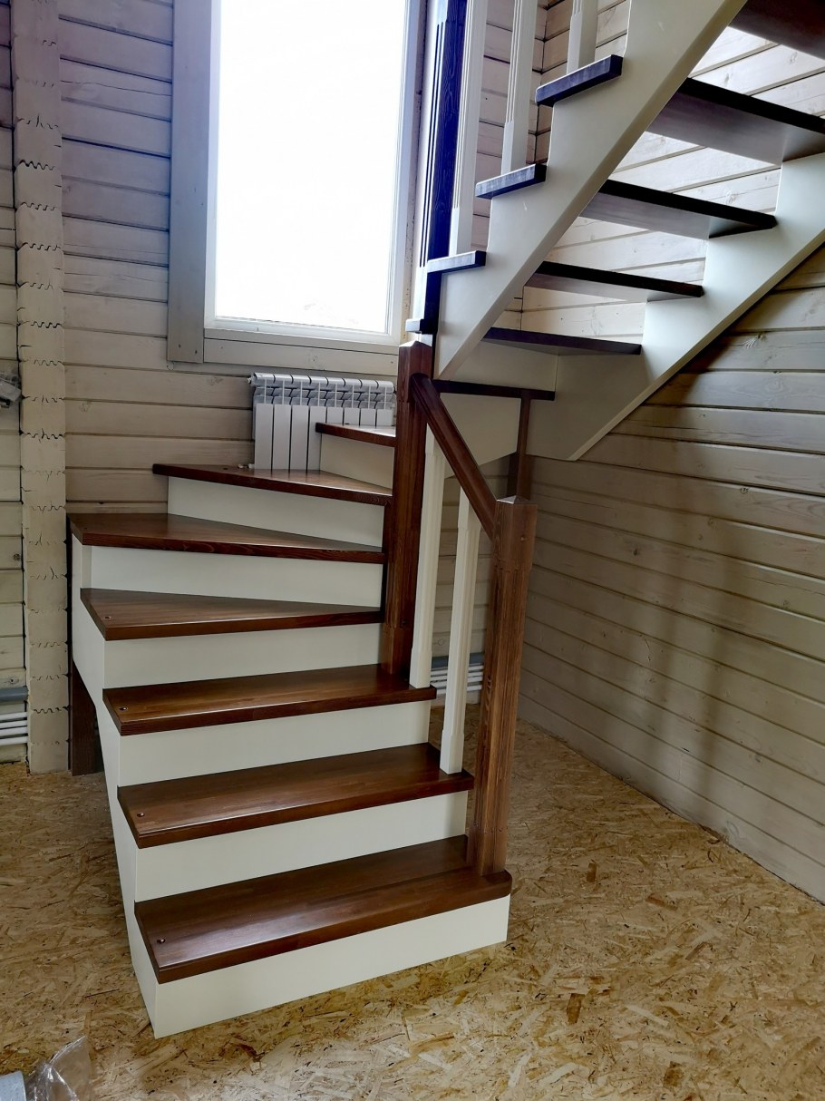 Лестница на даче