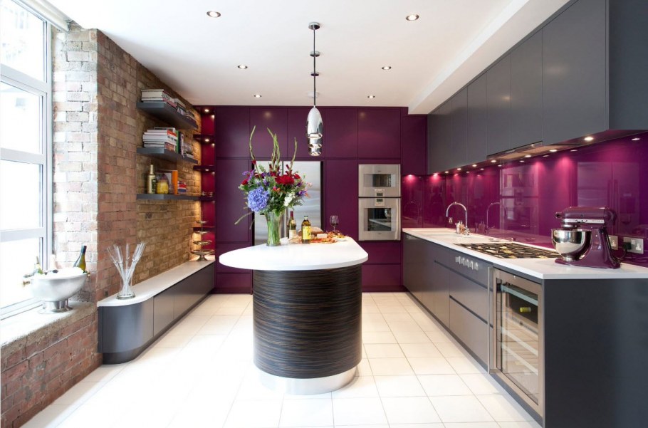 Стильная яркая кухня