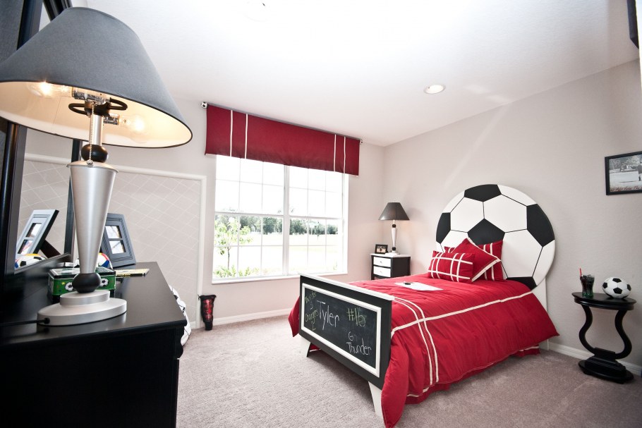 Спальня для мальчика футбол