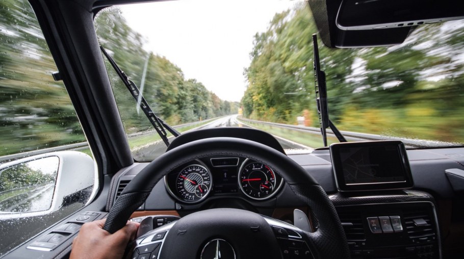 Путешествовать на самолете