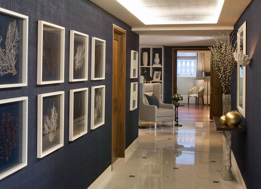 Энтранс Холл