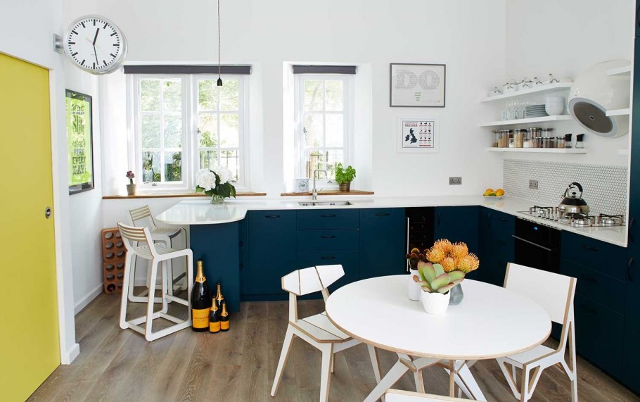 Кухня в бирюзовых тонах