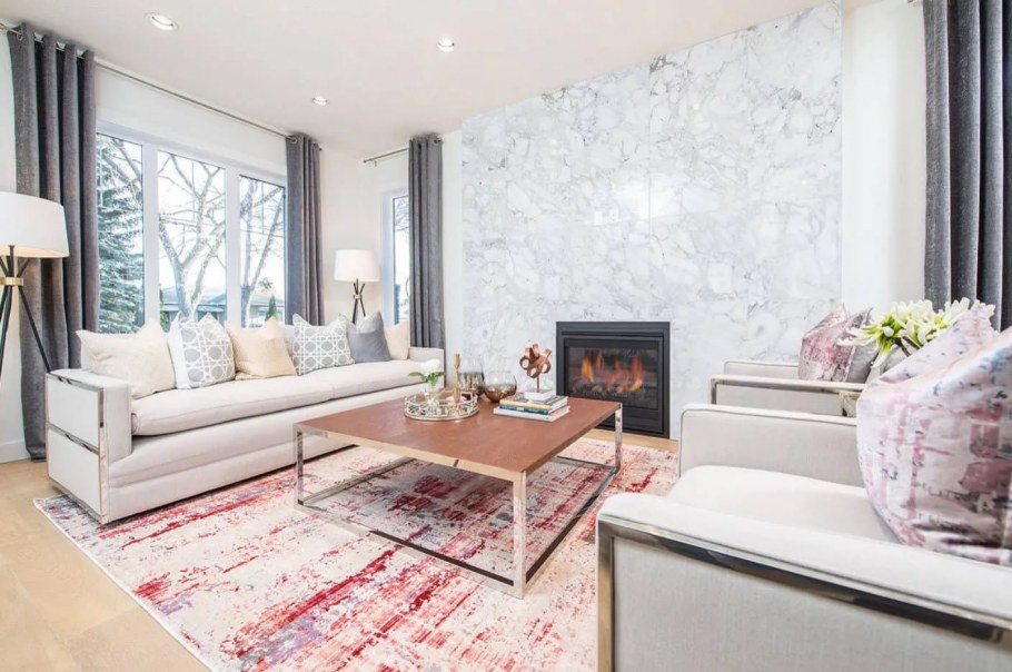 Современные светлые обои для гостиной