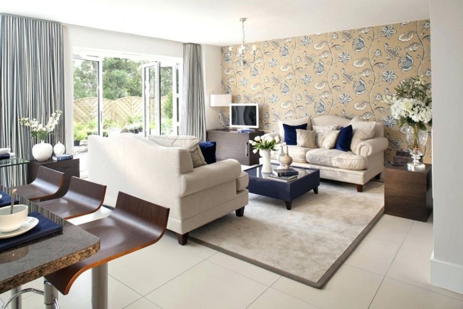 Бежевые обои в гостиной