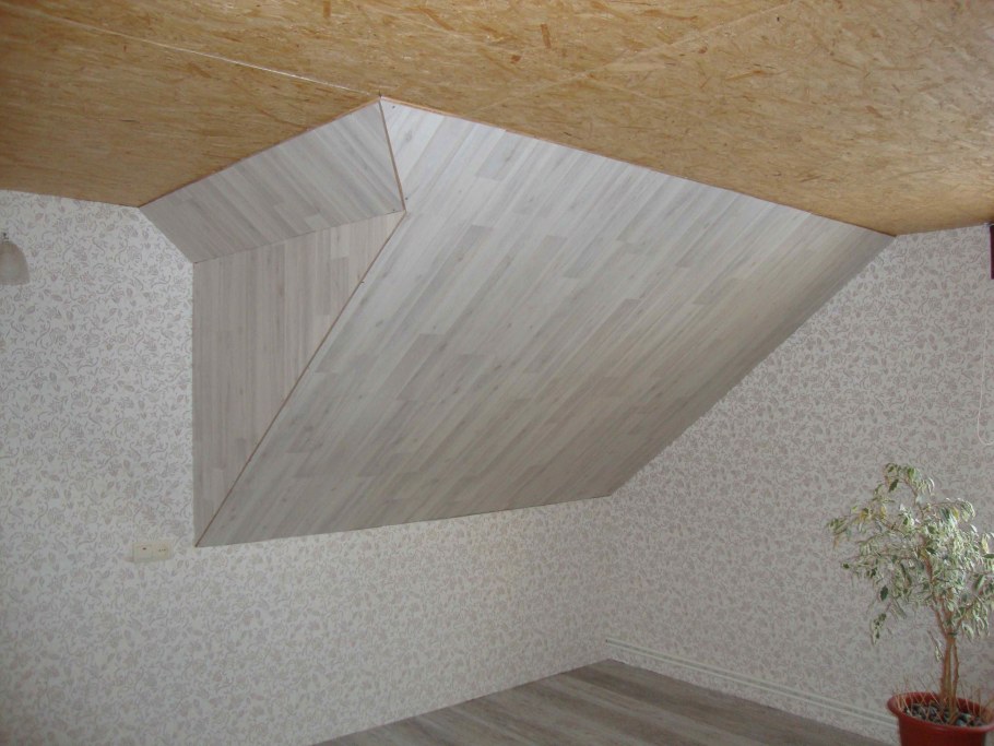 Отделка мансарды ламинатом