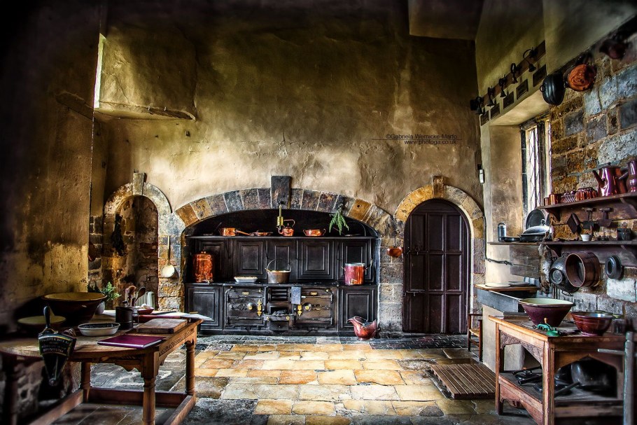 Кухня в замке средневековья