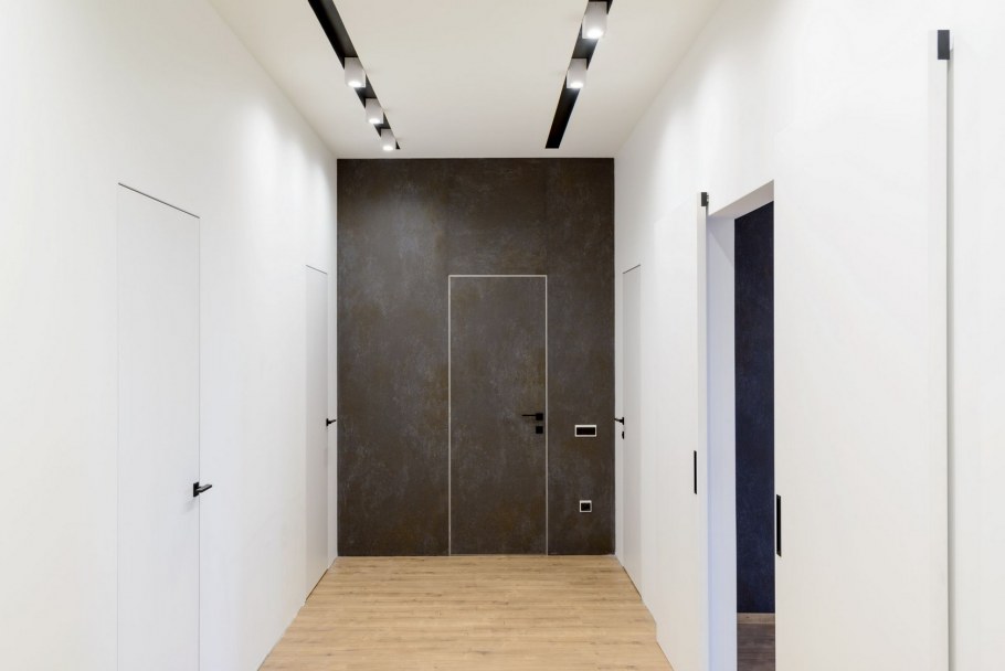 Скрытая входная дверь