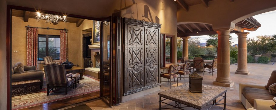 Перегородка в колониальном стиле