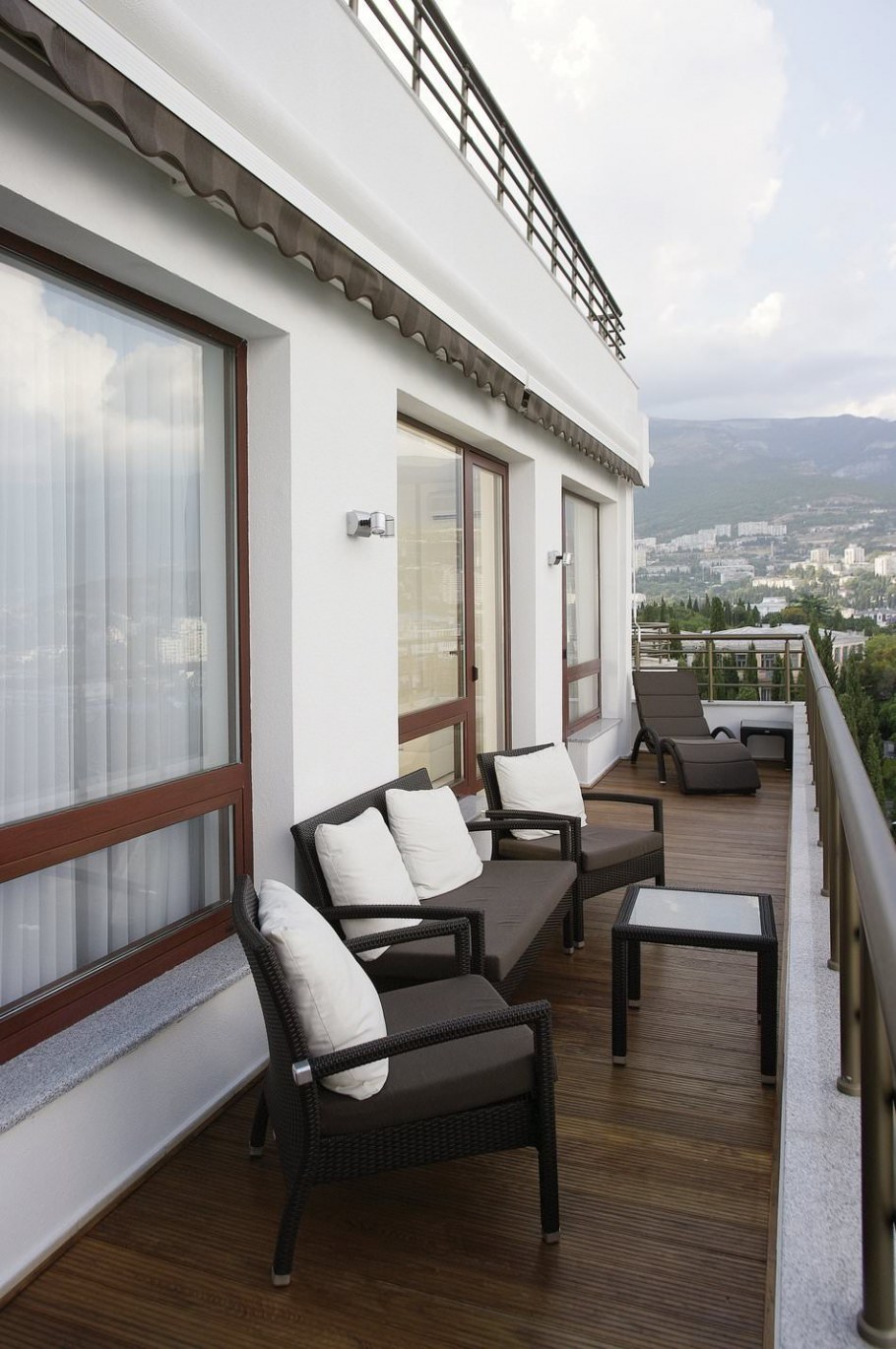 Квартира с большим балконом