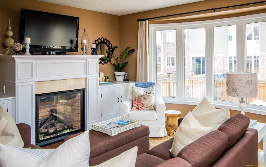 Камин в интерьере гостиной