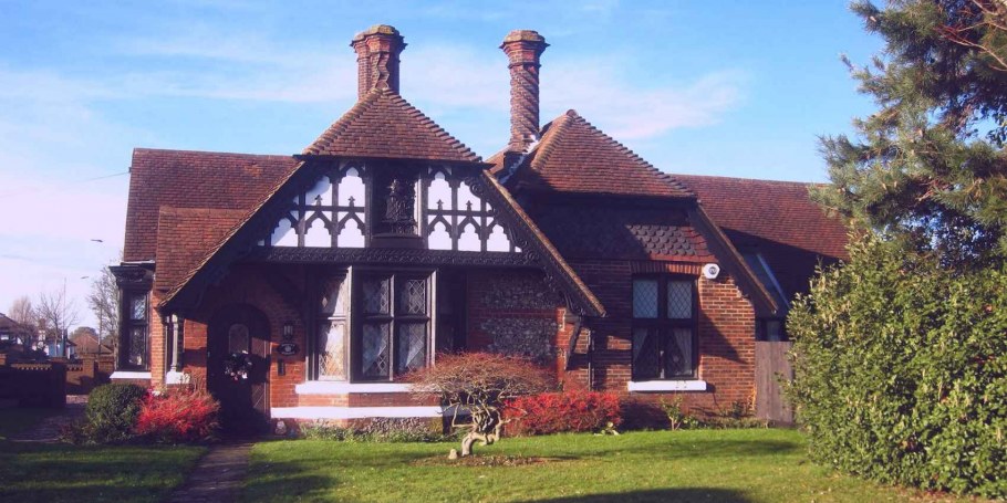 Стиль Тюдор (Tudor Revival Cottage)