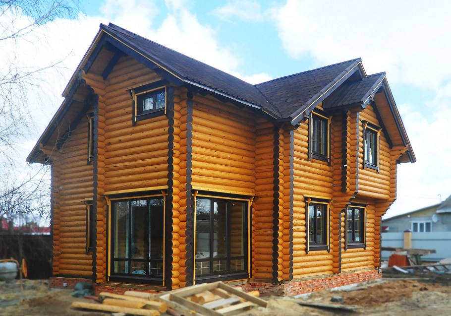 Деревянный дом цвет сосна