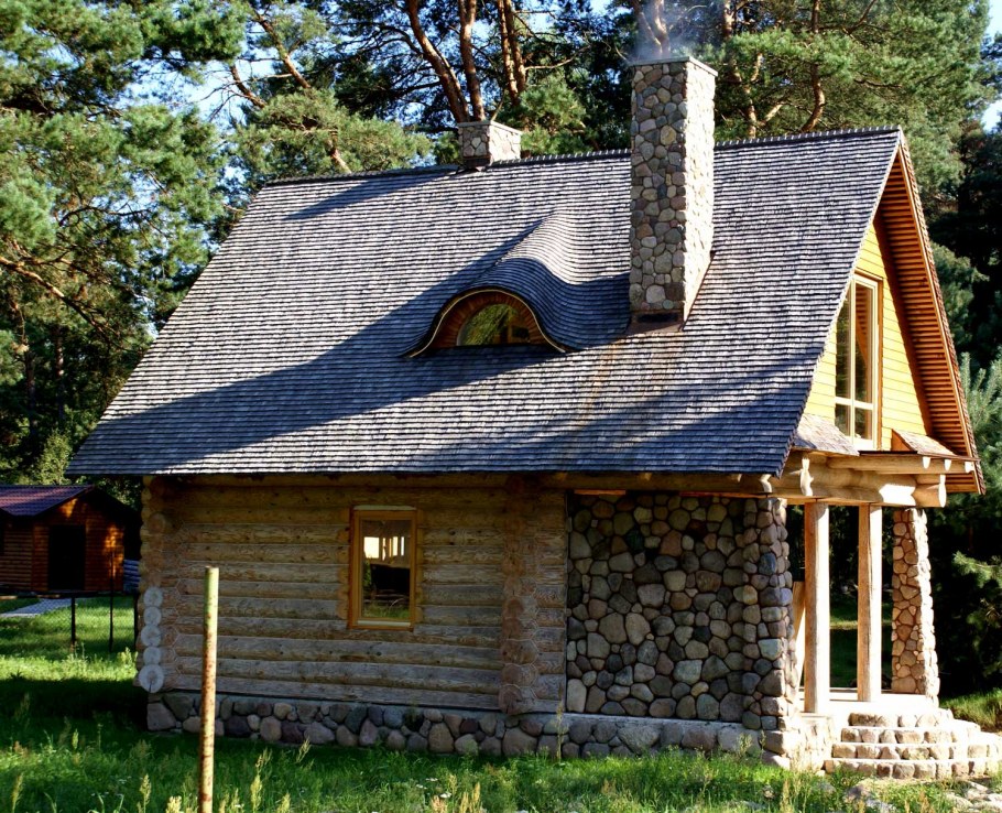 Маленький домик сруб