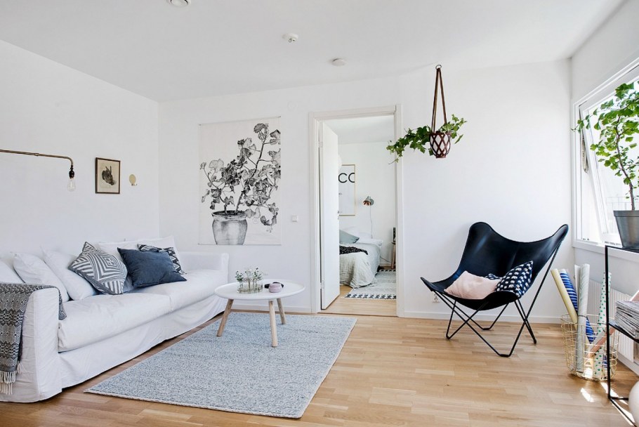 Интерьер в белых тонах в маленькой квартире