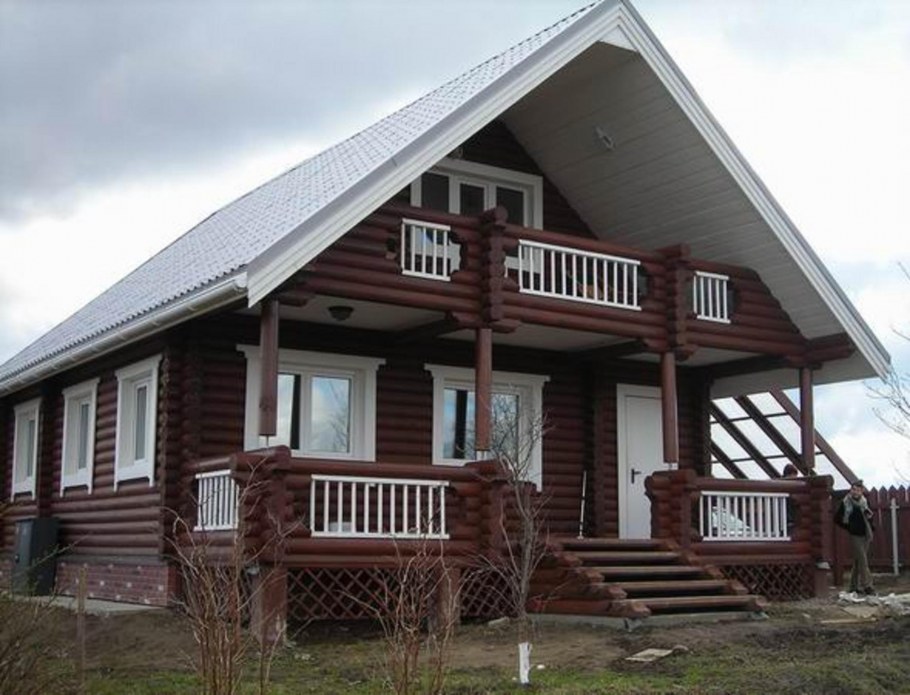 Голубой дом с террасой