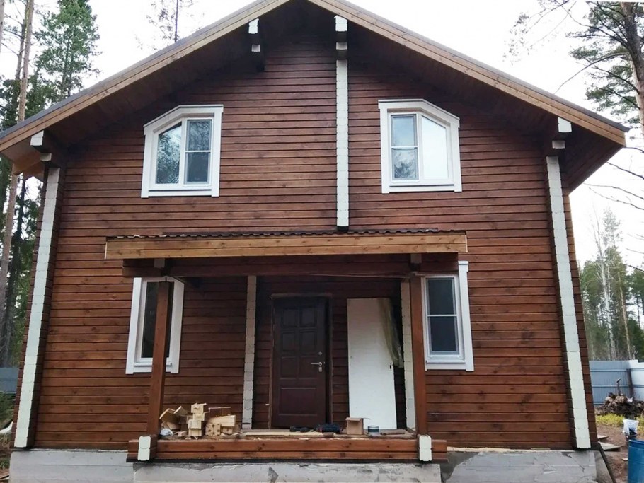 Коттедж из темного кирпича