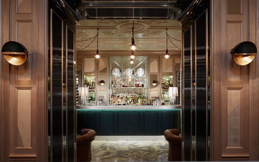 Зеркальная плитка в столовой