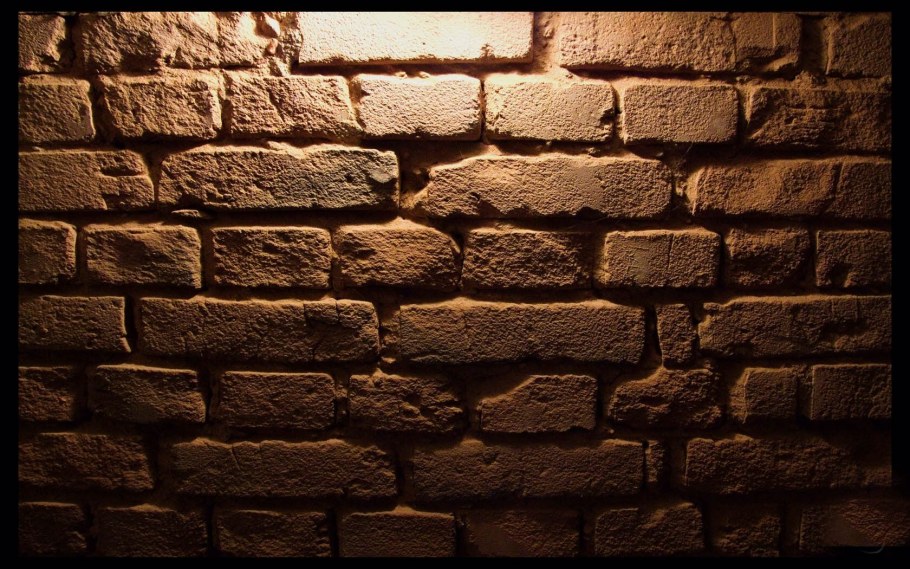 Кирпичная стена