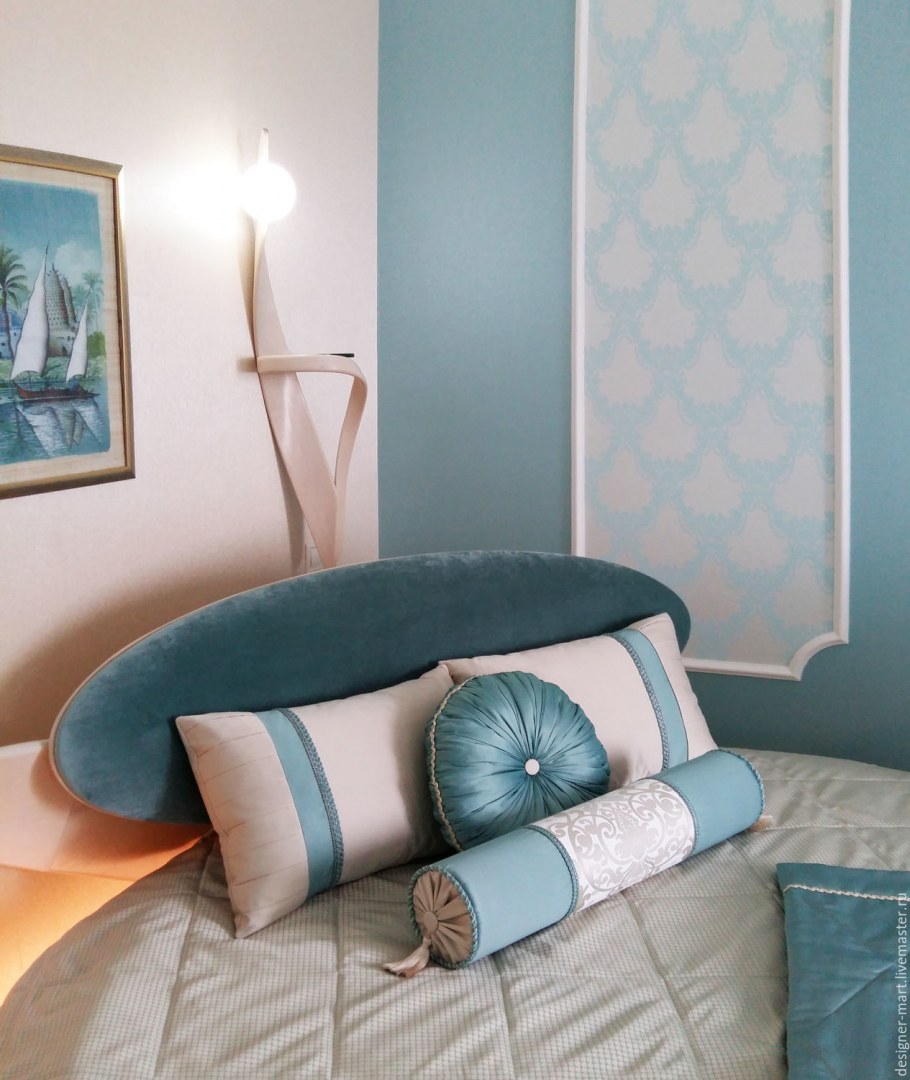 Декоративные подушки в спальню