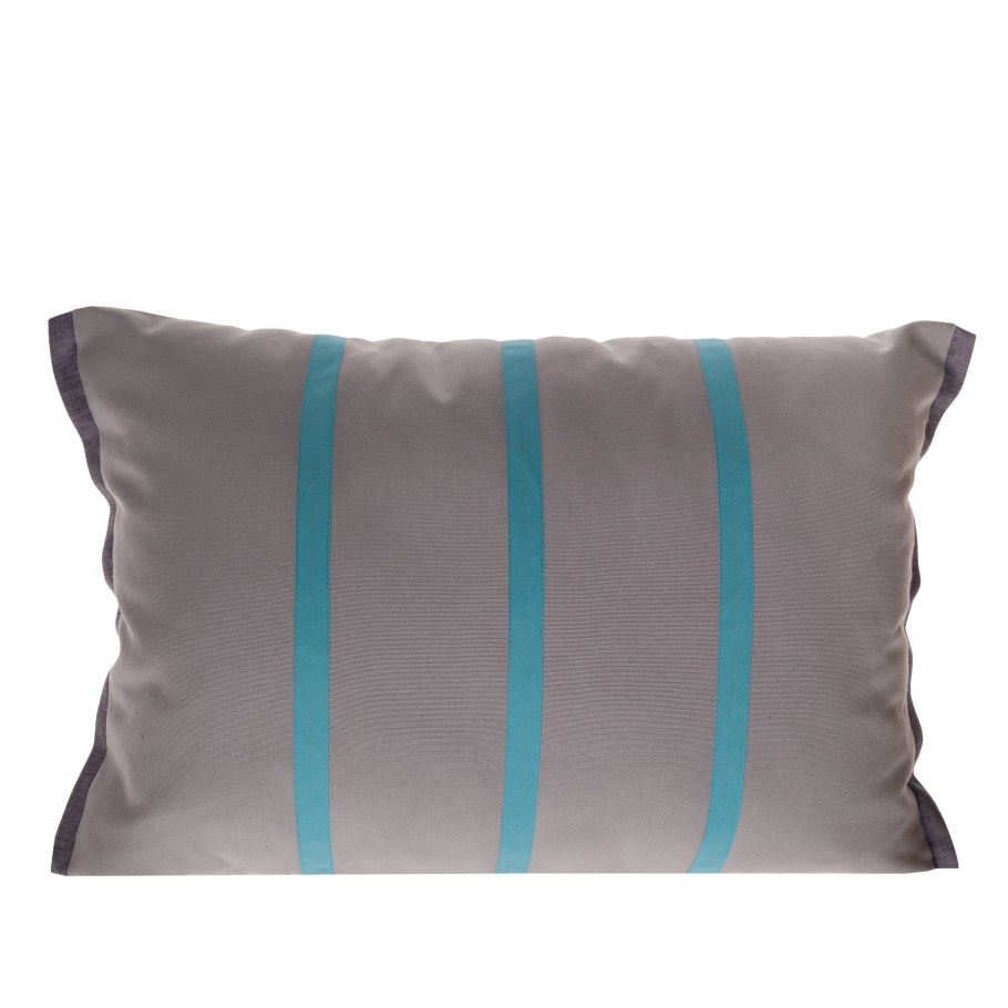 Бирюзовые подушки на диван