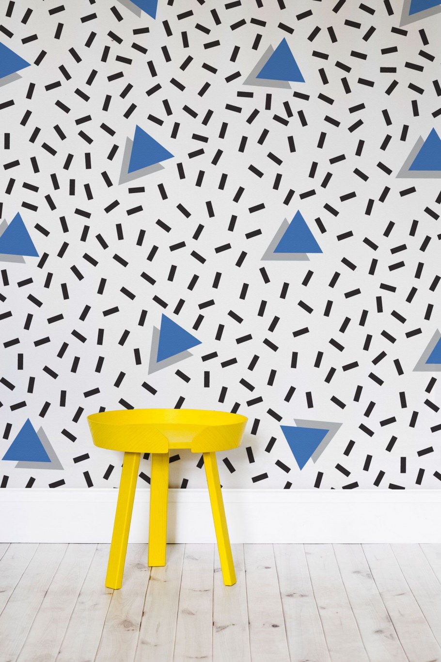 Декор стен треугольниками