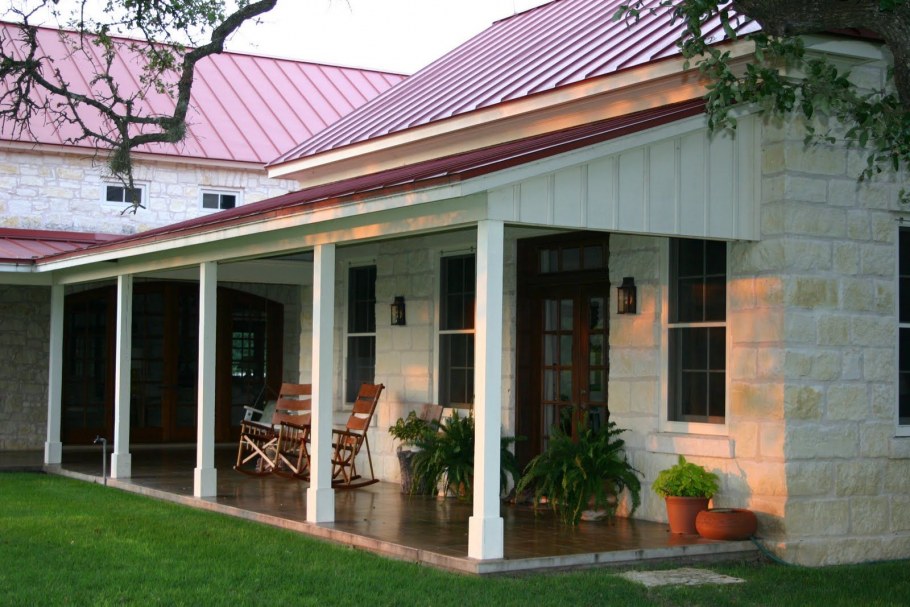 Пристроенная терраса к одноэтажному дому