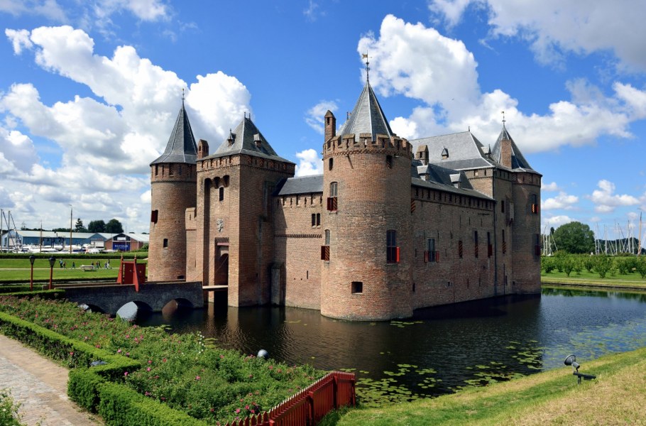 Замок Мюйдерслот, Нидерланды