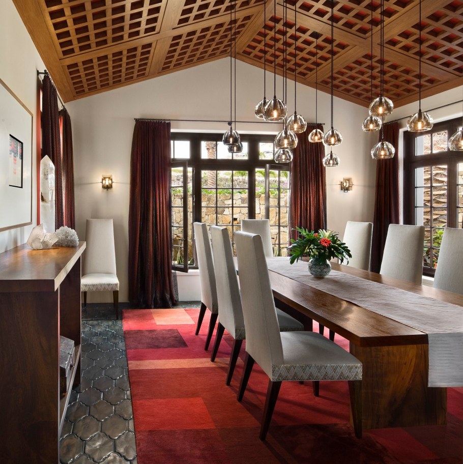 Столовая комната в доме