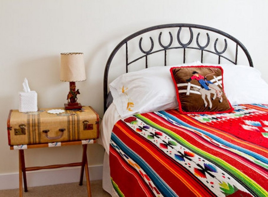 Кровать в мексиканском стиле