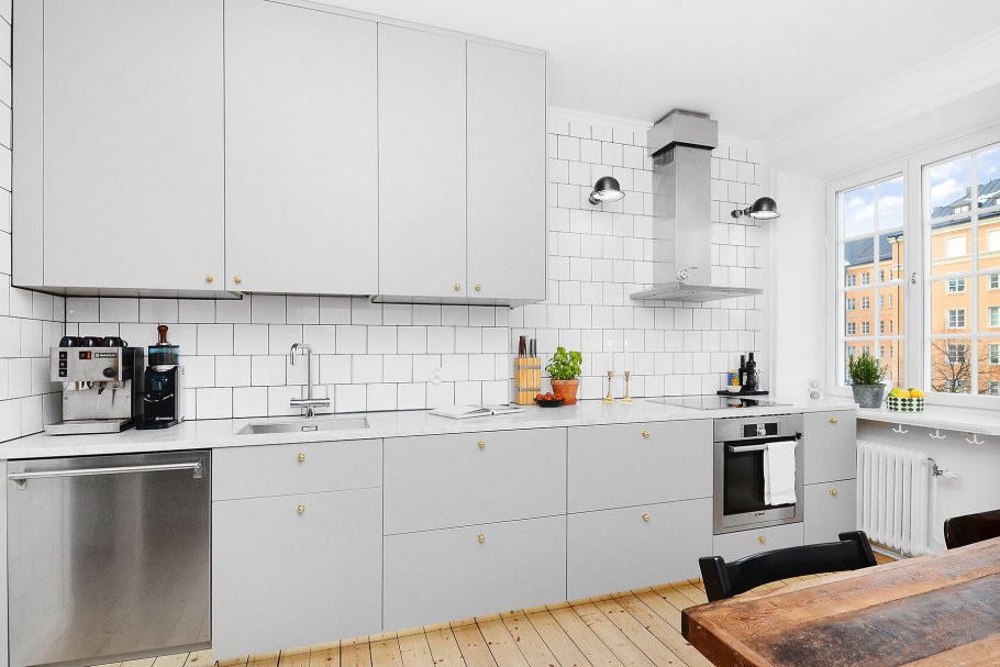 Черная кухня икеа Кунгсбакка