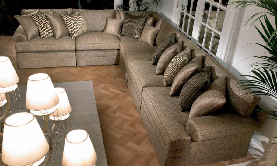 Мягкий уголок для зала с подушкой