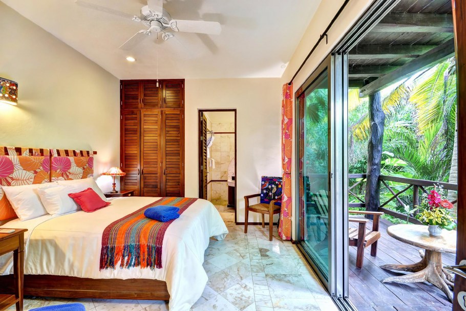 Спальни в стиле Тропикал