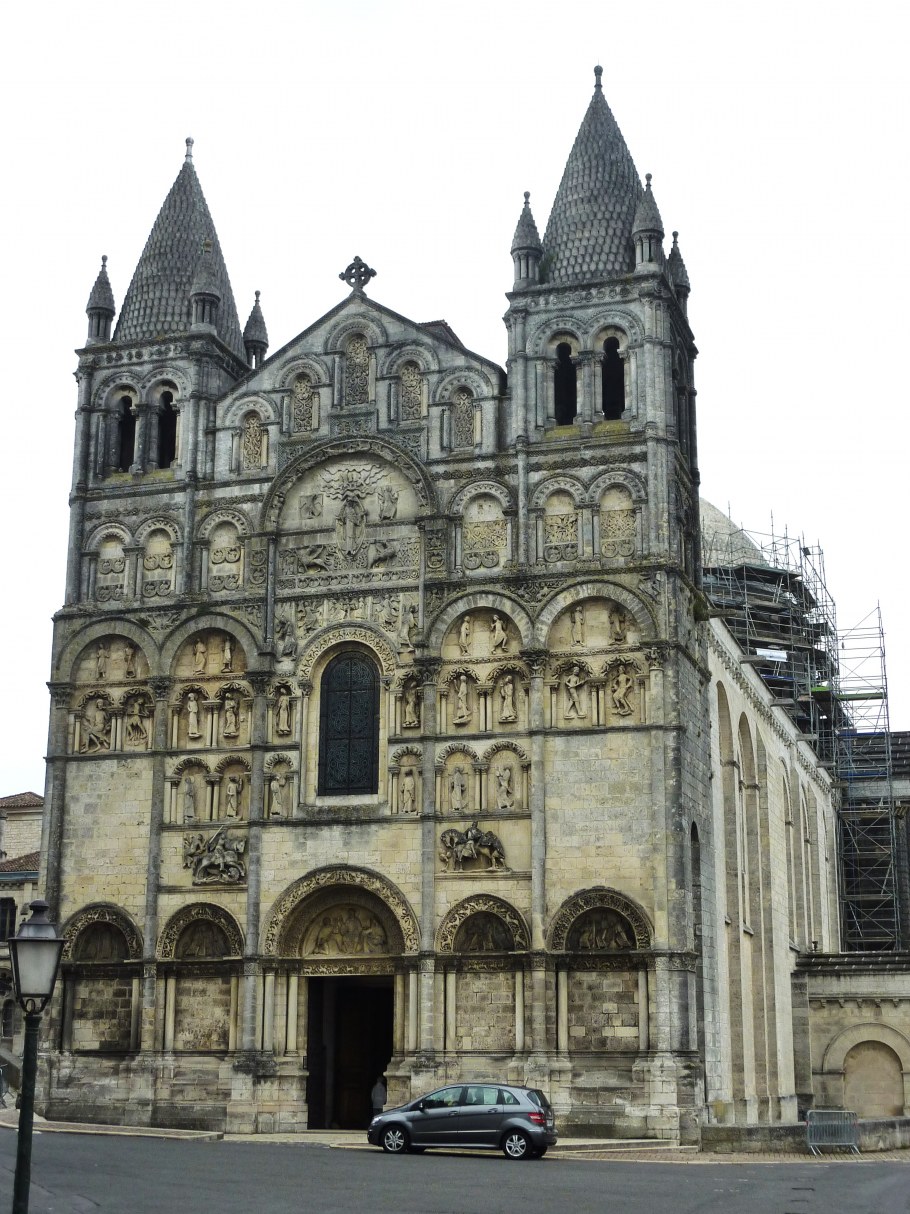 Собор сен-Пьер, Ангулем, Франция