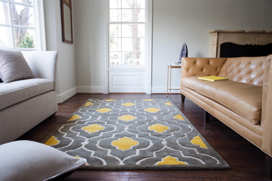 Яркий ковролин в интерьере