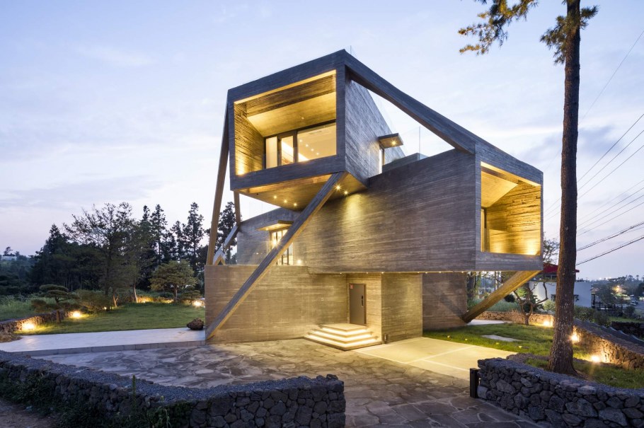 Simple House Moon Hoon