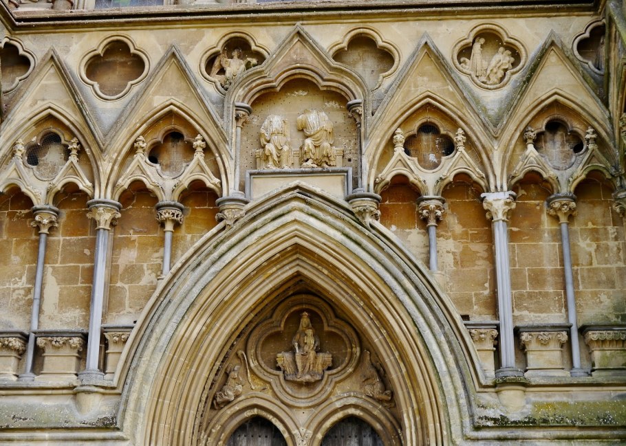 В Испании дом с архитектурой готической