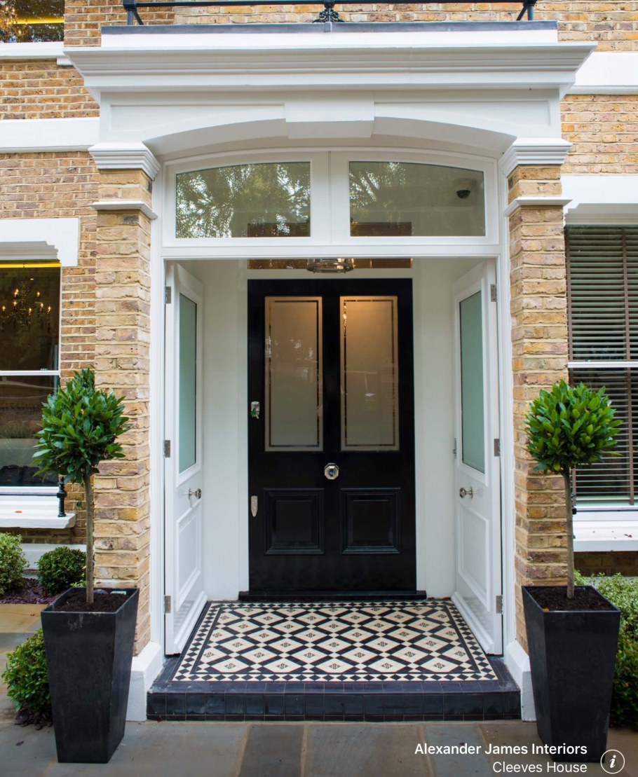 Крыльцо с навесом